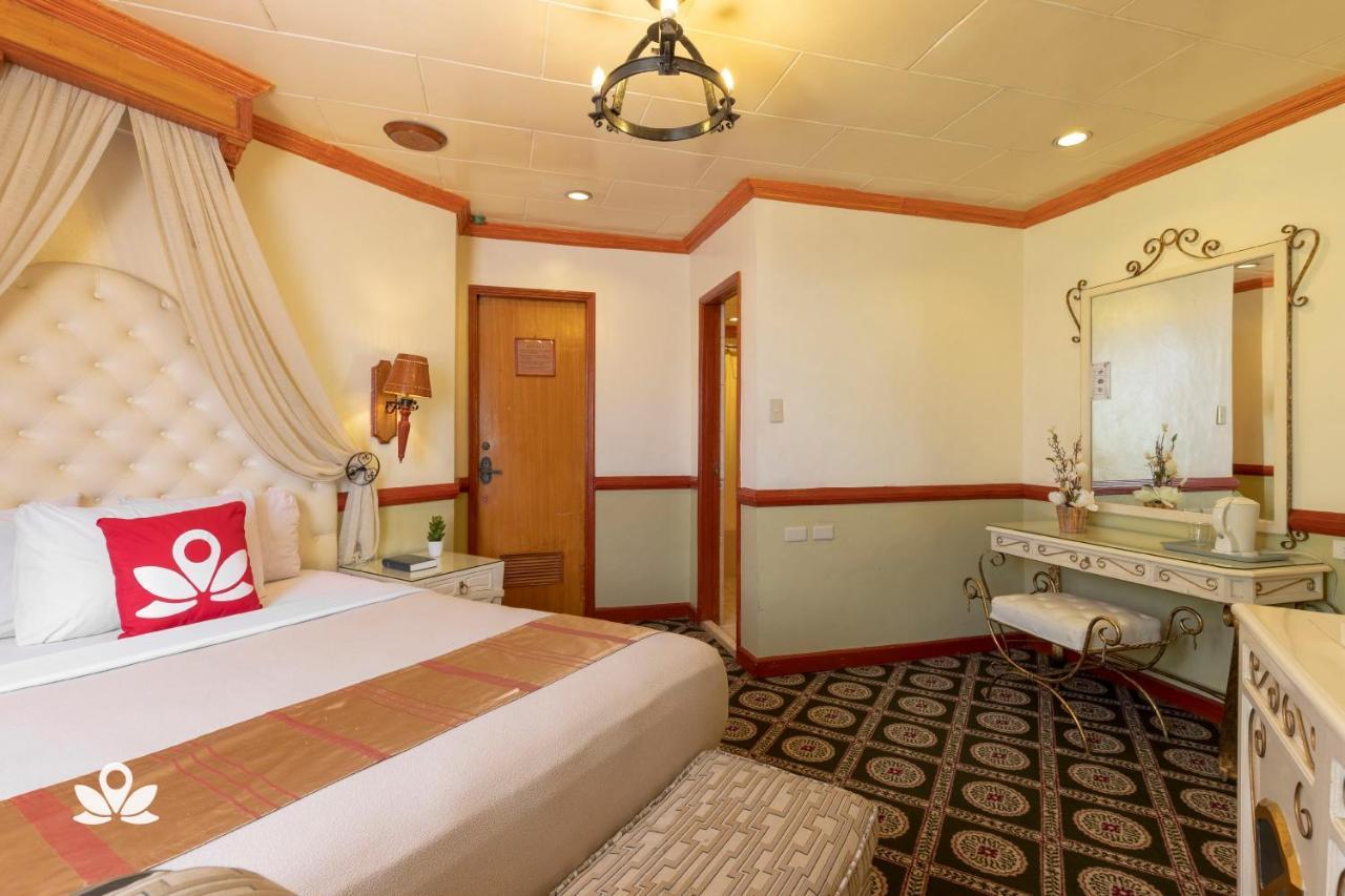 Zen Rooms Camelot Hotel Qc Quezon City Exterior photo